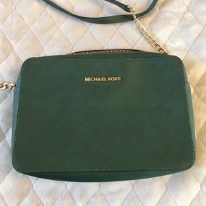 Michael Kors Jet Set Crossbody bag